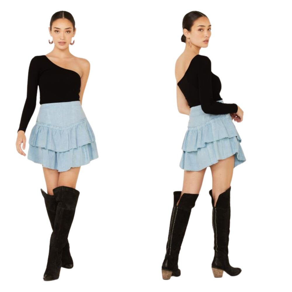 FREE PEOPLE Casual mini skirt ruffles in the sand Blue Light  Size XS NEW